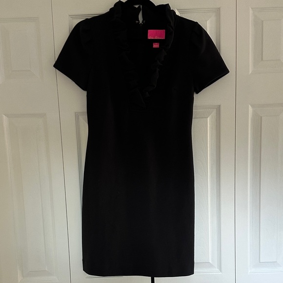 Lilly Pulitzer Dresses & Skirts - Lilly Pulitzer Black Ruffle V-Neck Short Sleeve Dress